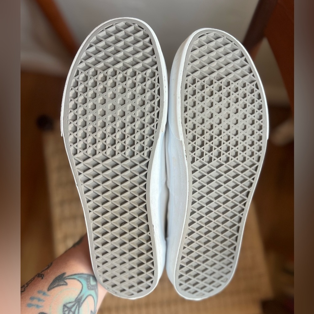Vans Era Triple White Sneakers Size 12 Women / 10.5 Men Canvas Classic Low Top - Picture 10 of 14